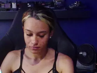 SamanthaWatsonn's Live Sex Cam Show
