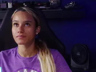 SamanthaWatsonn's Live Sex Cam Show
