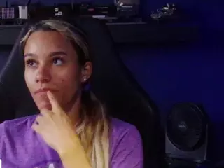 SamanthaWatsonn's Live Sex Cam Show