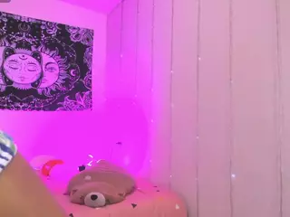 soy-sarah's Live Sex Cam Show