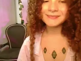 Merida-Red's Live Sex Cam Show