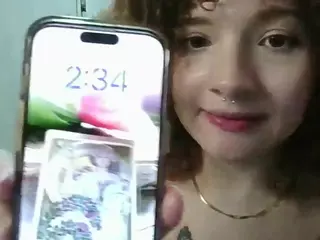 Merida-Red's Live Sex Cam Show