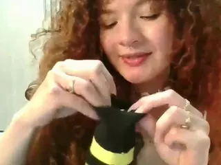 Merida-Red's Live Sex Cam Show