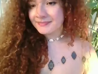 Merida-Red's Live Sex Cam Show