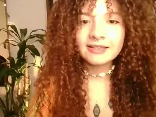 Merida-Red's Live Sex Cam Show