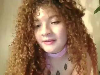 Merida-Red's Live Sex Cam Show