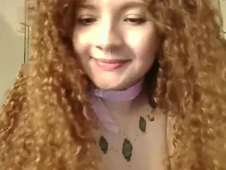 Merida-Red's Live Sex Cam Show