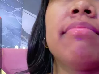 naughtyebonyy's Live Sex Cam Show