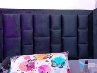 naughtyebonyy's Live Sex Cam Show