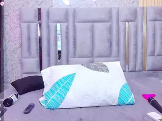 naughtyebonyy's Live Sex Cam Show