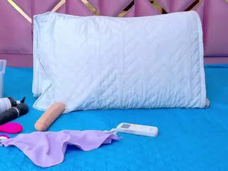 naughtyebonyy's Live Sex Cam Show