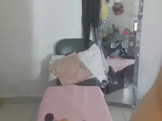 Salmamilf's Live Sex Cam Show