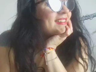 Salmamilf's Live Sex Cam Show