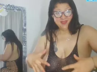 Salmamilf's Live Sex Cam Show