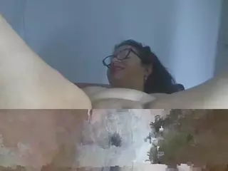 Salmamilf's Live Sex Cam Show
