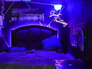Secretfantasy-xxx's Live Sex Cam Show