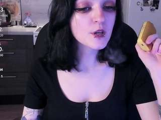 Live cam show with Lina