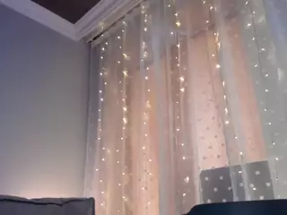 LinaStones's Live Sex Cam Show