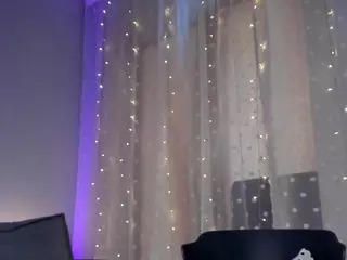 LinaStones's Live Sex Cam Show