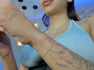 MaraRicci's Live Sex Cam Show