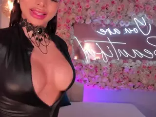 MaraRicci's Live Sex Cam Show