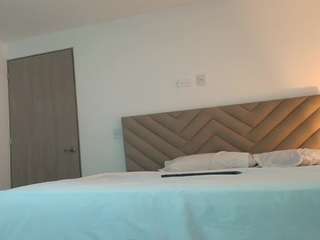 Live cam show with melonsboobss