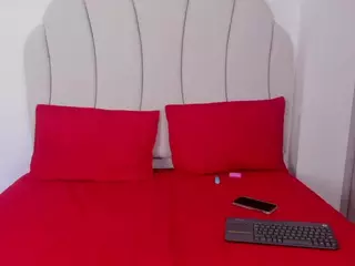 Kaity Layne's Live Sex Cam Show