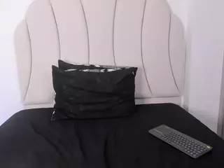 Kaity Layne's Live Sex Cam Show