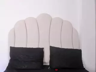 Kaity Layne's Live Sex Cam Show