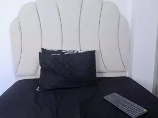 Kaity Layne's Live Sex Cam Show