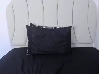 Kaity Layne's Live Sex Cam Show
