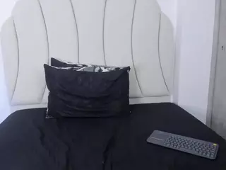 Kaity Layne's Live Sex Cam Show