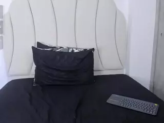 Kaity Layne's Live Sex Cam Show