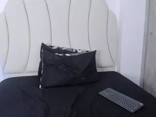 Kaity Layne's Live Sex Cam Show