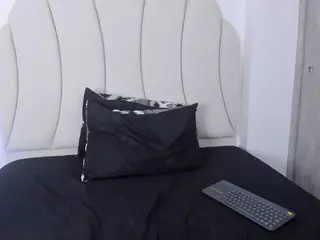 Kaity Layne's Live Sex Cam Show