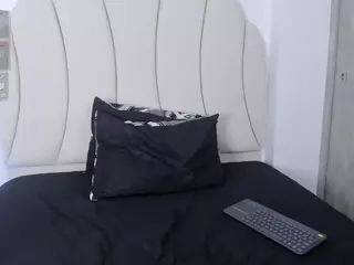 Kaity Layne's Live Sex Cam Show