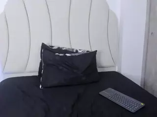 Kaity Layne's Live Sex Cam Show