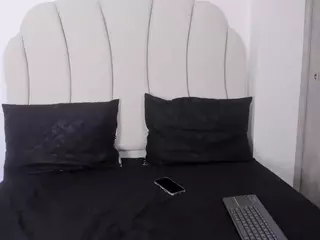 Kaity Layne's Live Sex Cam Show