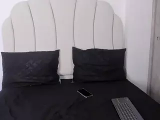 Kaity Layne's Live Sex Cam Show