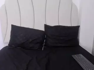 Kaity Layne's Live Sex Cam Show
