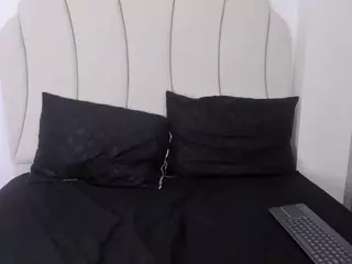 Kaity Layne's Live Sex Cam Show