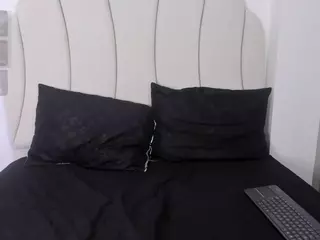 Kaity Layne's Live Sex Cam Show