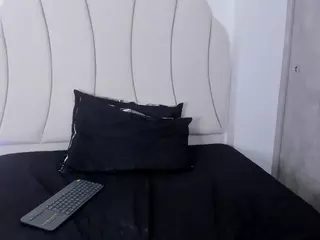 Kaity Layne's Live Sex Cam Show