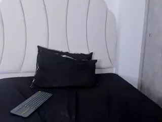 Kaity Layne's Live Sex Cam Show