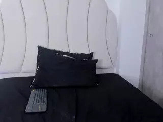 Kaity Layne's Live Sex Cam Show