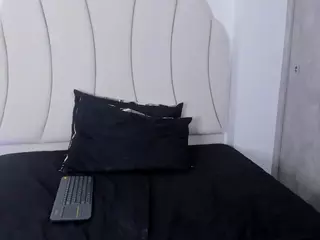 Kaity Layne's Live Sex Cam Show