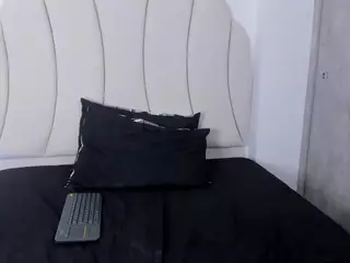 Kaity Layne's Live Sex Cam Show