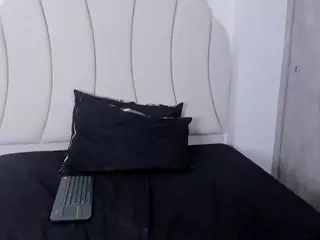 Kaity Layne's Live Sex Cam Show