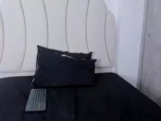 Kaity Layne's Live Sex Cam Show