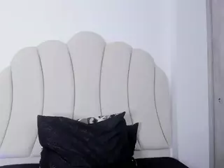 Kaity Layne's Live Sex Cam Show